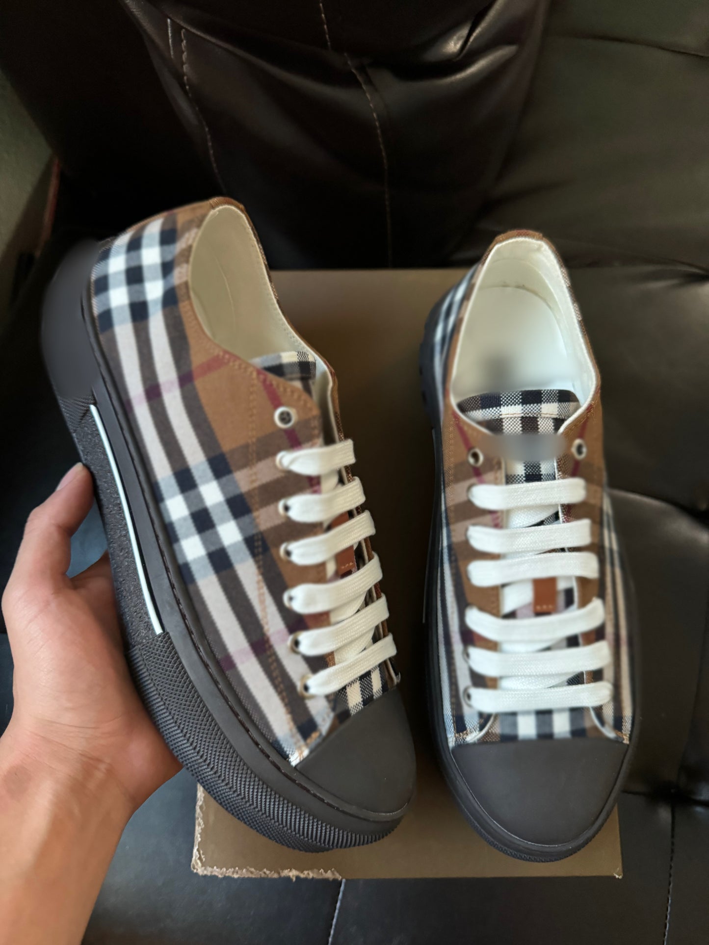 Black/brown berry