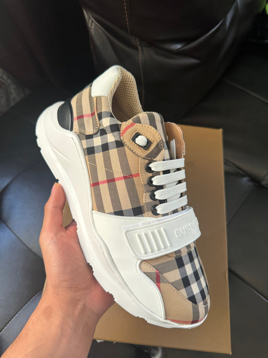 White berry shoes